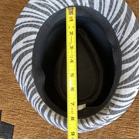 Animal Print Fedora OS - Picture 10 of 11